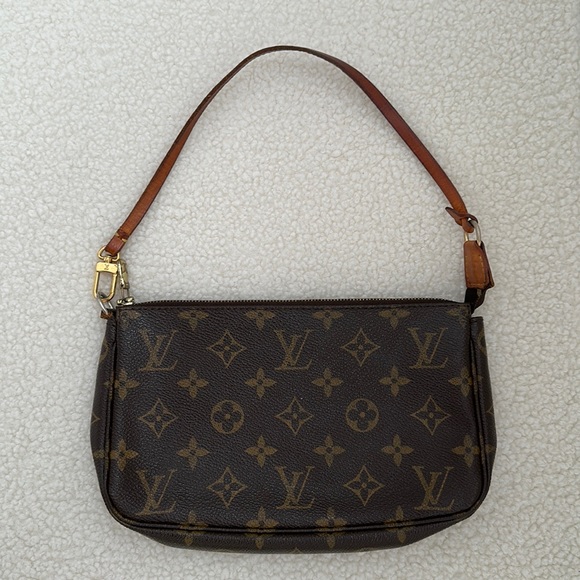 Louis Vuitton Pouchette - Picture 1 of 7